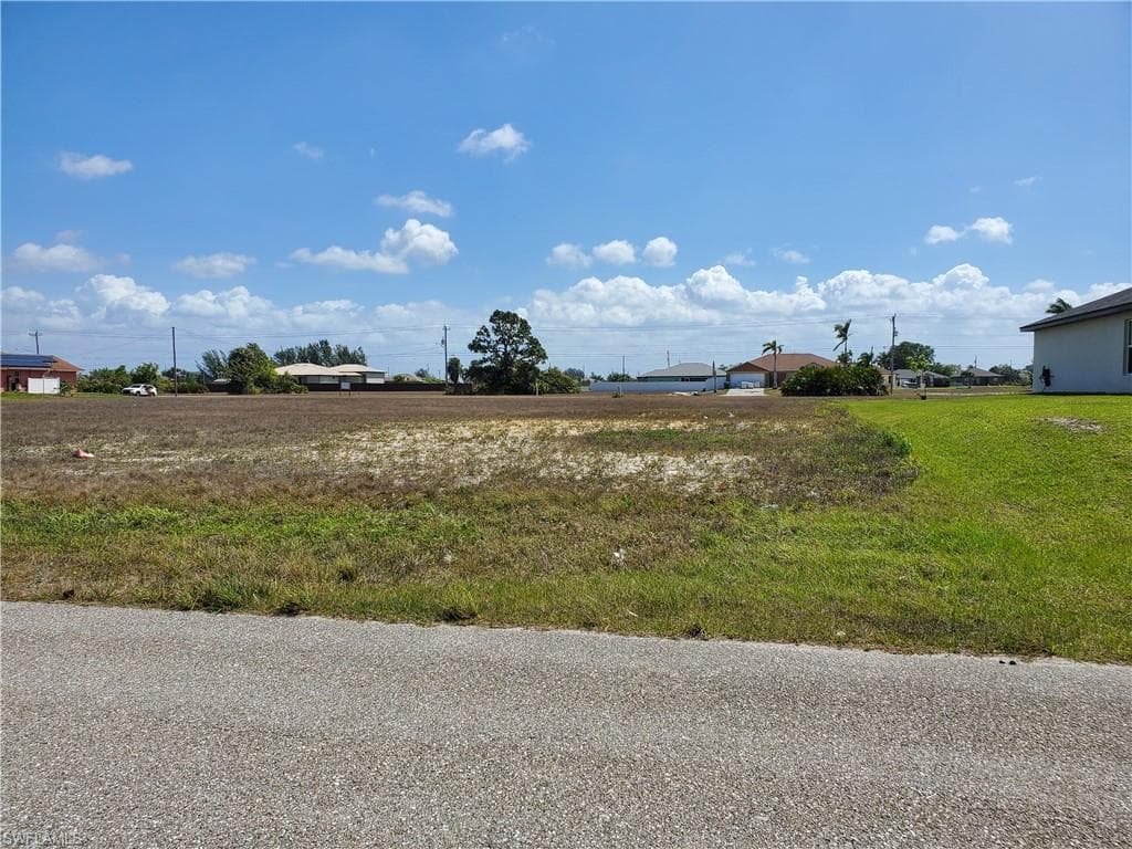 2027 NW 8th PL CAPE CORAL, FL 33993