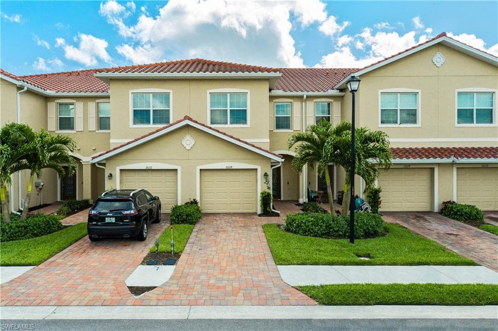 2628 Blossom WAY NAPLES, FL 34120