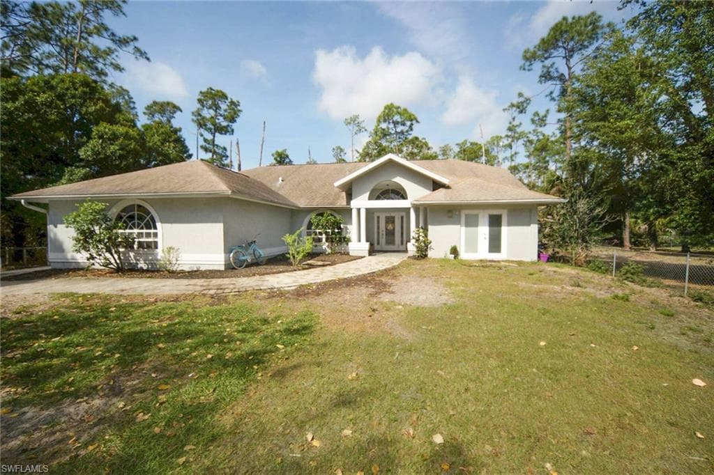 1005 Wells AVE LEHIGH ACRES, FL 33972