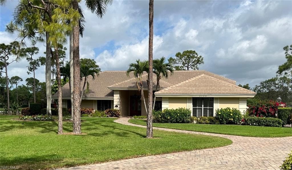 4588 Oak Leaf DR NAPLES, FL 34119