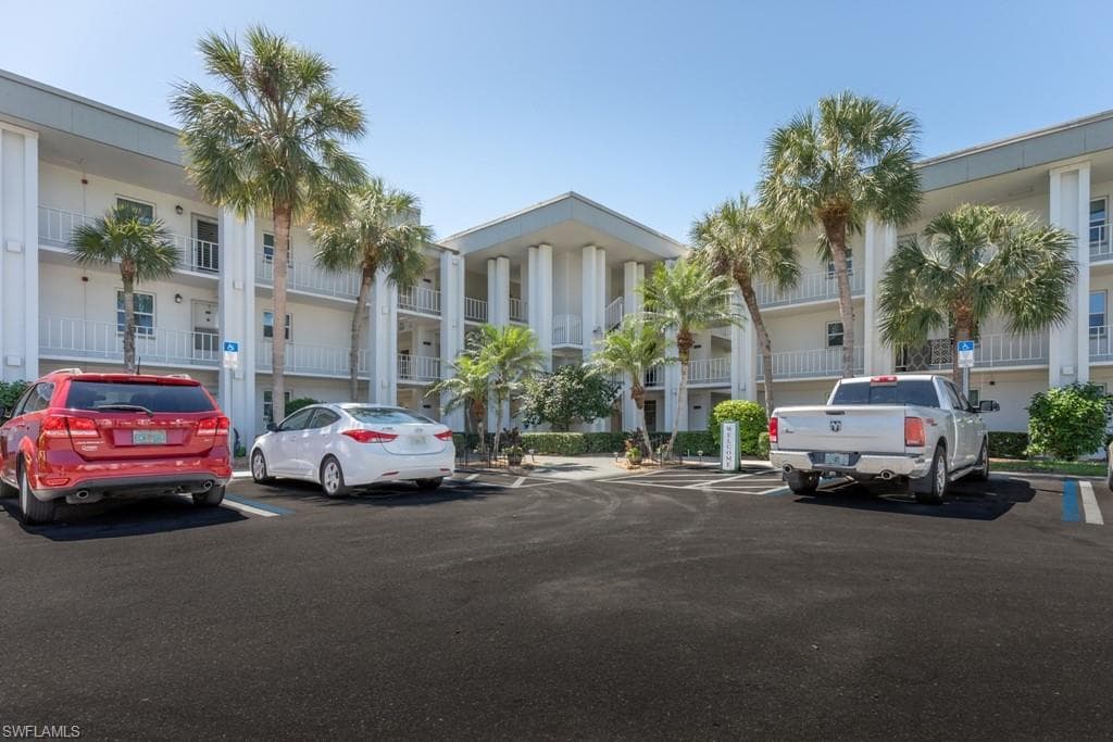 1724 Pine Valley DR 307 FORT MYERS, FL 33907