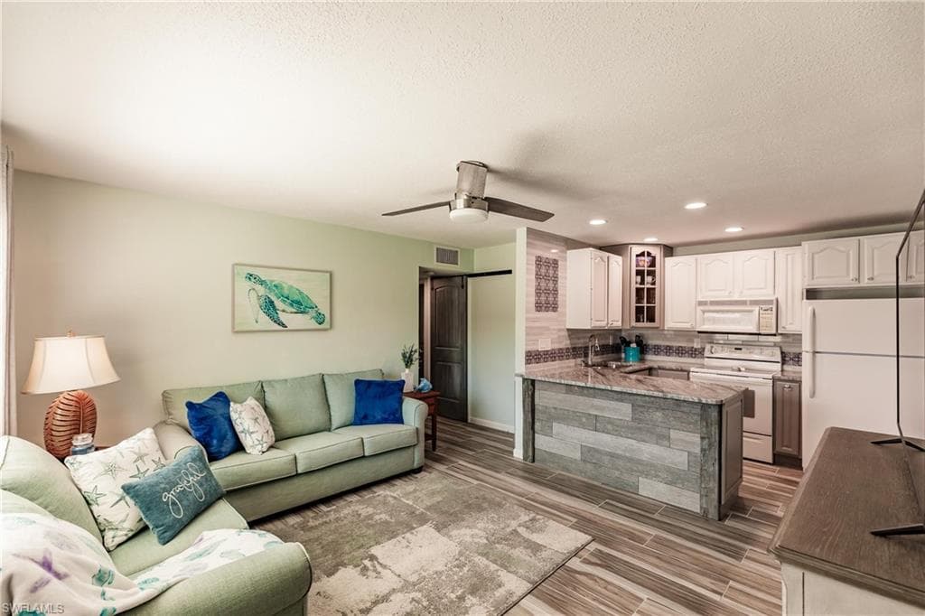 457 Tallwood ST 301 MARCO ISLAND, FL 34145