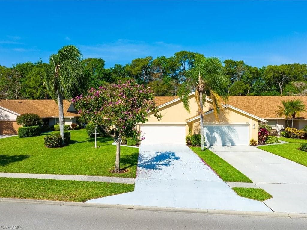 256 Kings WAY 4-8 NAPLES, FL 34104