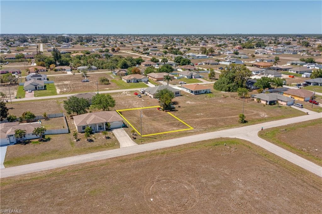 2204 NE 3rd AVE CAPE CORAL, FL 33909