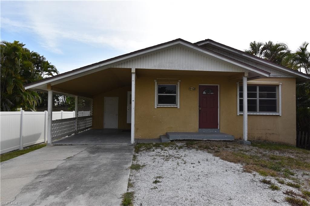 111 7th ST NAPLES, FL 34113