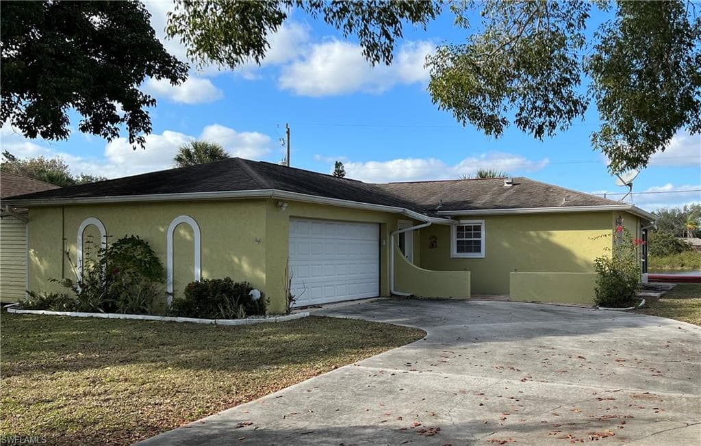 12242 1st ST FORT MYERS, FL 33905