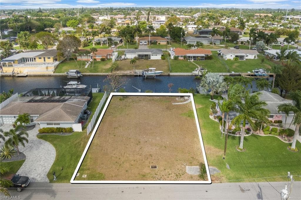 2824 SE 18th AVE CAPE CORAL, FL 33904