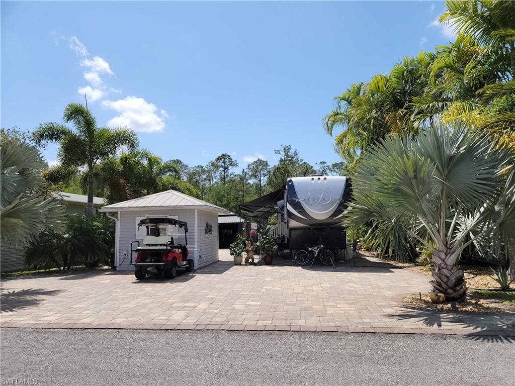 5943 Brightwood DR FORT MYERS, FL 33905