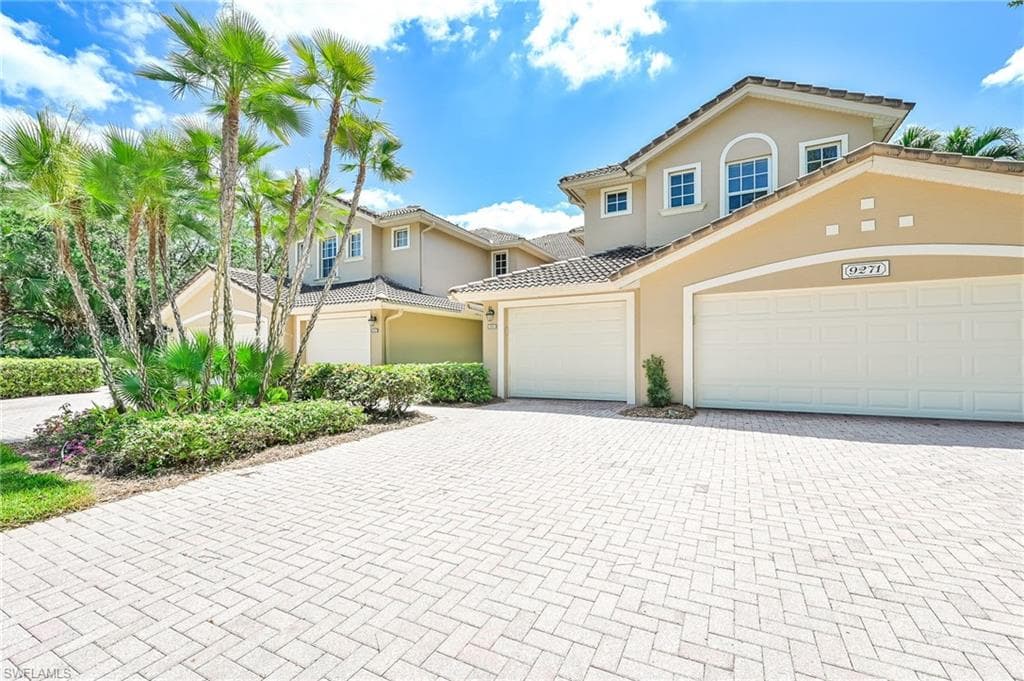9271 Palmetto Ridge DR 202 ESTERO, FL 34135