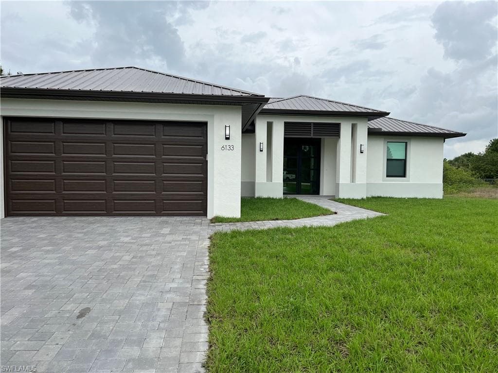 6133 Hughes AVE FORT MYERS, FL 33905