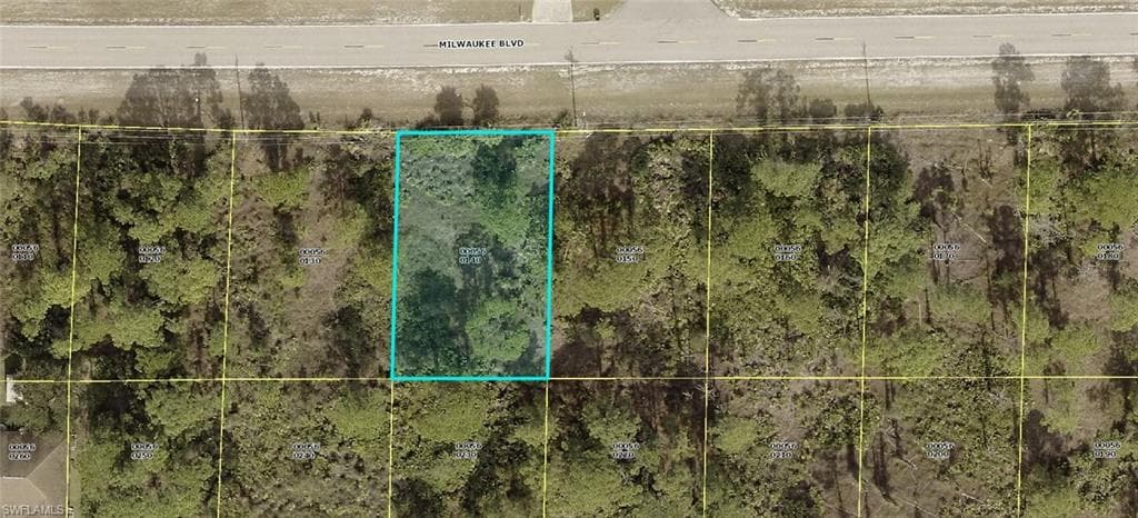 1042 Milwaukee BLVD LEHIGH ACRES, FL 33974