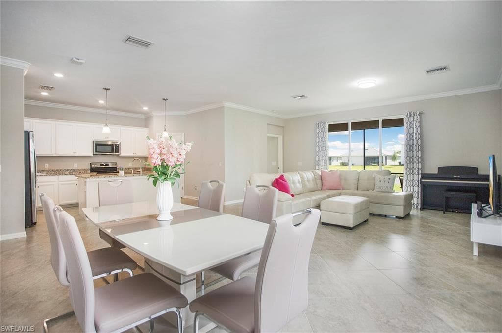 2134 Clementine ST NAPLES, FL 34120