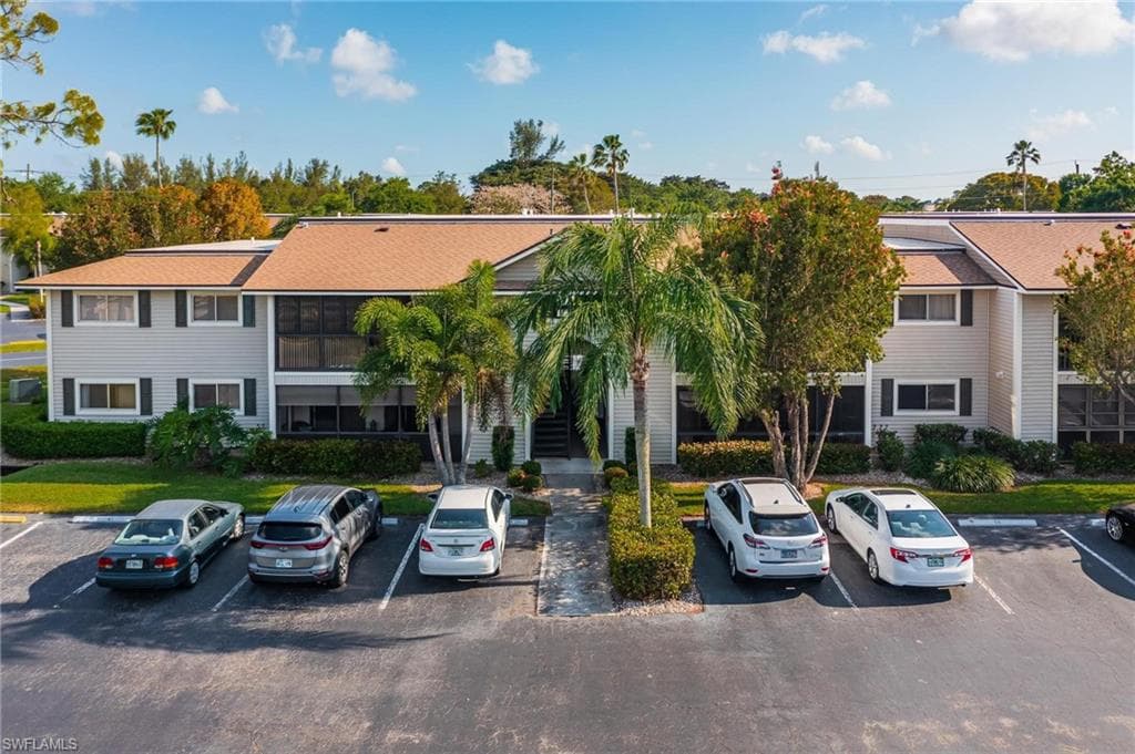 8110 S Woods CIR 2 FORT MYERS, FL 33919