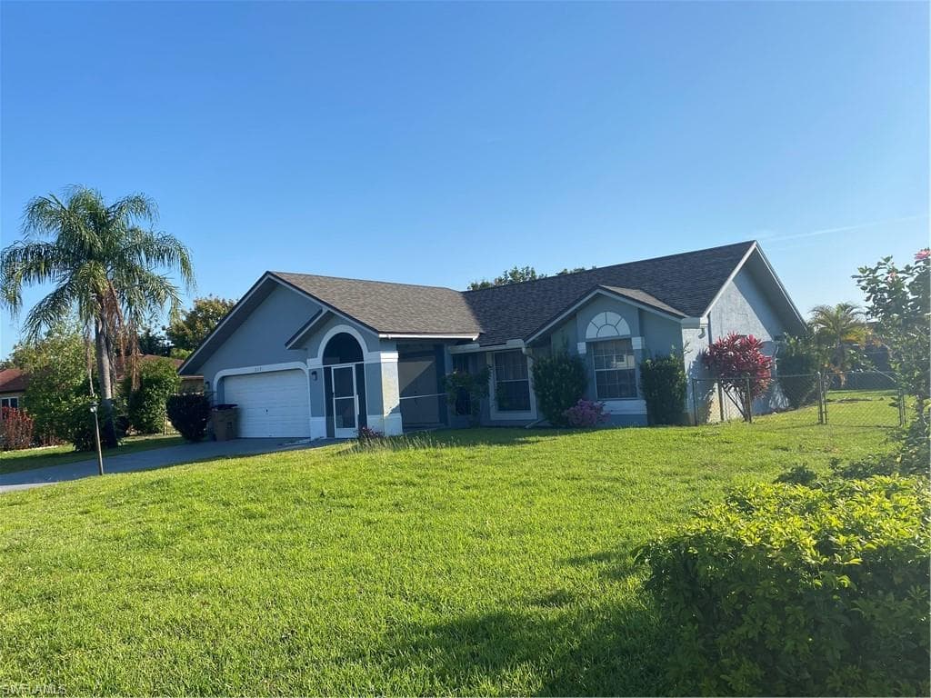 217 Daleview AVE LEHIGH ACRES, FL 33936
