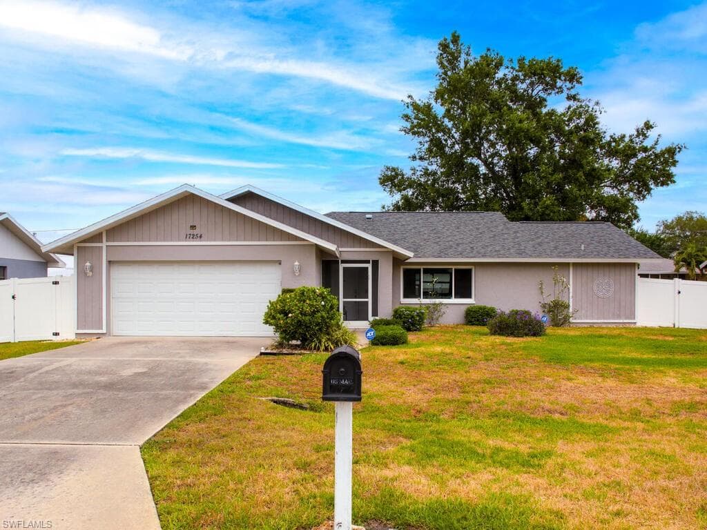17254 Capri DR FORT MYERS, FL 33967