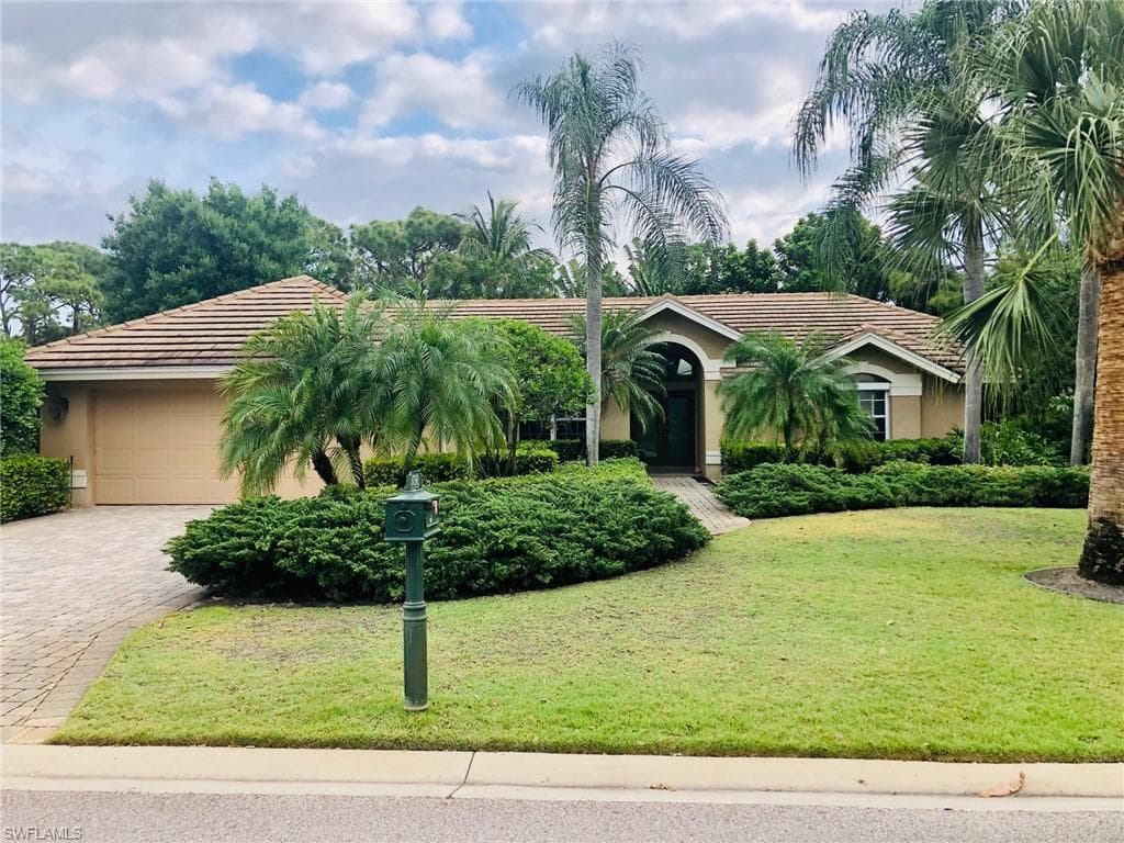 3750 Catbrier CT BONITA SPRINGS, FL 34134