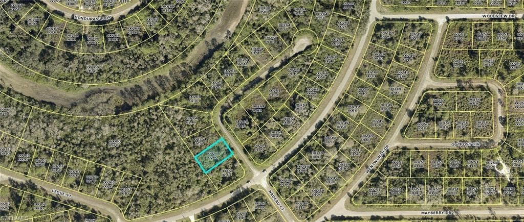 652 Nadeau CT LEHIGH ACRES, FL 33972