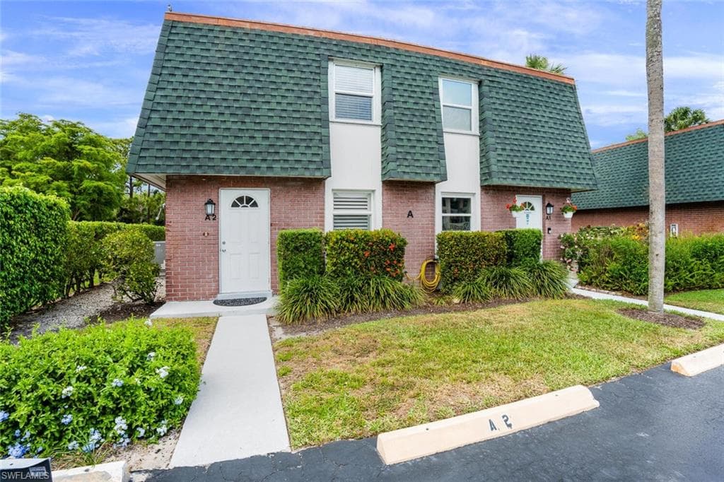 600 Valley Stream DR I-A2 NAPLES, FL 34113