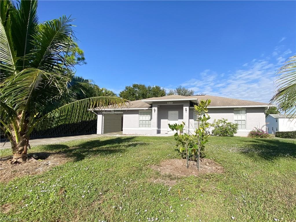 8133 Egret RD FORT MYERS, FL 33967