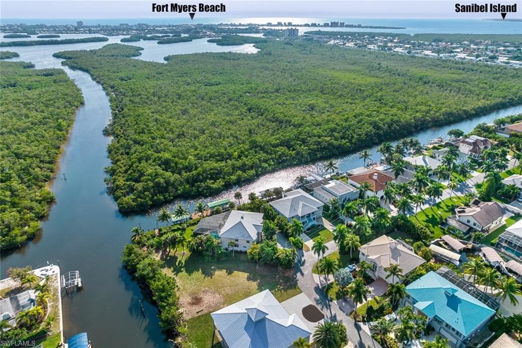 11641 Isle Of Palms DR FORT MYERS BEACH, FL 33931