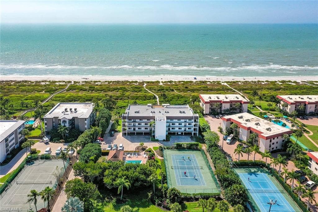 651 E Gulf DR 124 SANIBEL, FL 33957