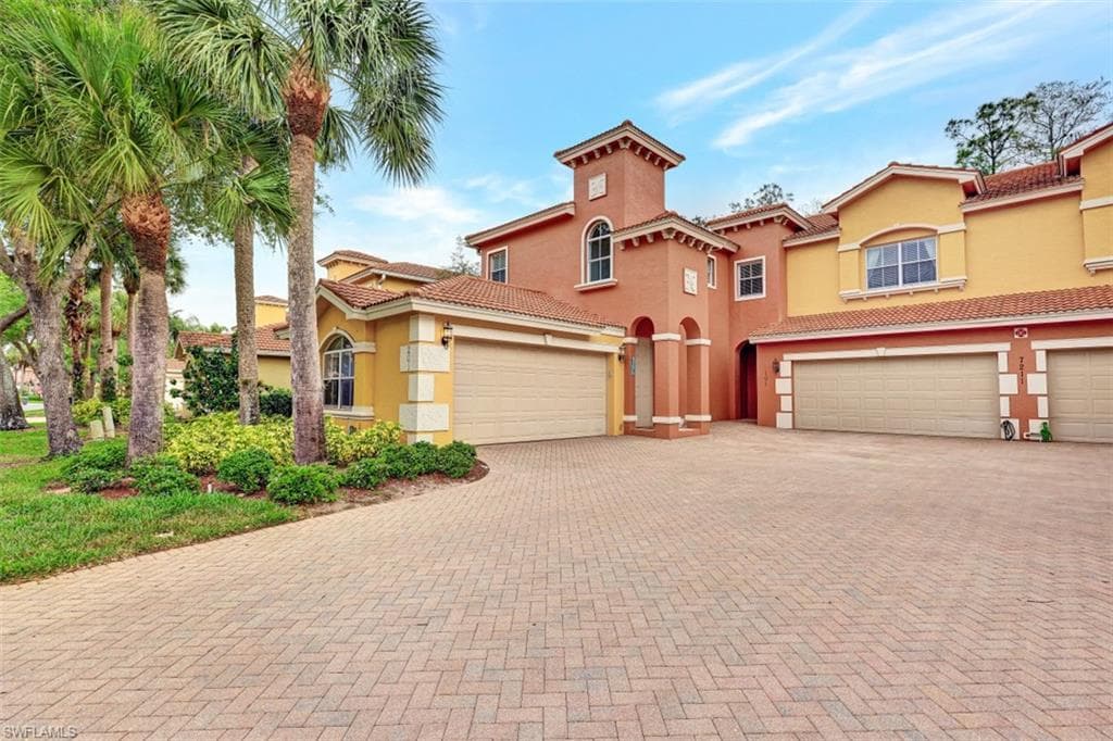 7211 Bergamo WAY 201 FORT MYERS, FL 33966