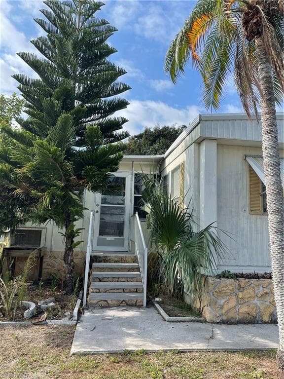 11071 Ballweg LN FORT MYERS, FL 33908