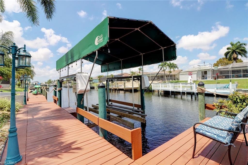 1403 SE 16th ST CAPE CORAL, FL 33990