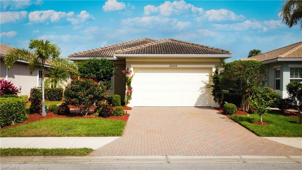 10422 Materita DR FORT MYERS, FL 33913