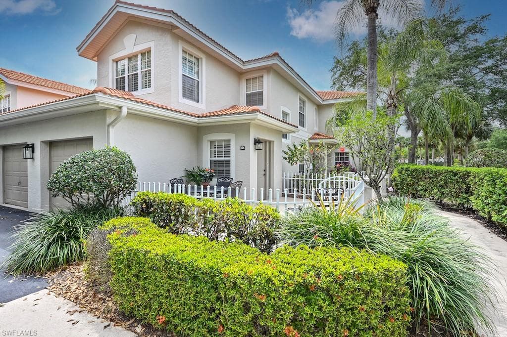 7632 Oleander Gate DR G-202 NAPLES, FL 34109