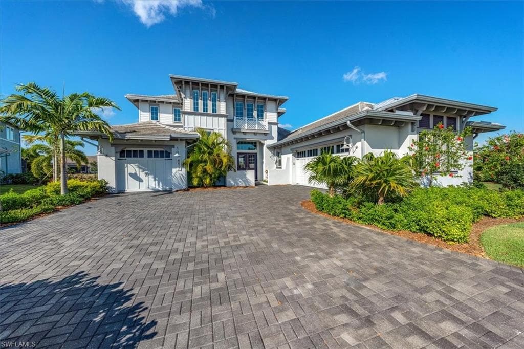 6073 Lucaya WAY NAPLES, FL 34113