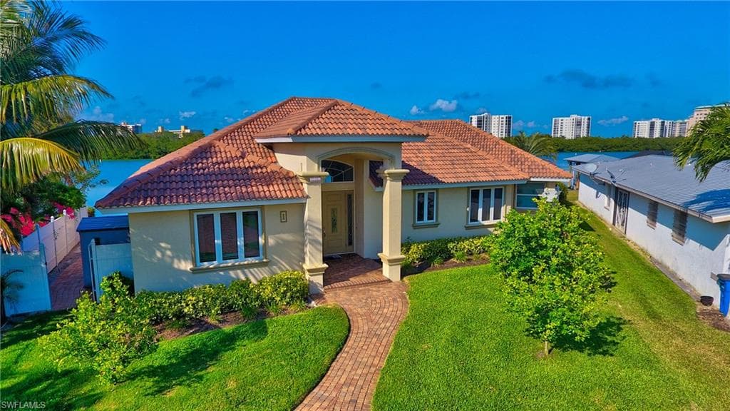 1 Lagoon Vista ST FORT MYERS BEACH, FL 33931