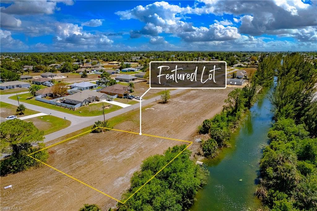 3586 NE 9th PL CAPE CORAL, FL 33909