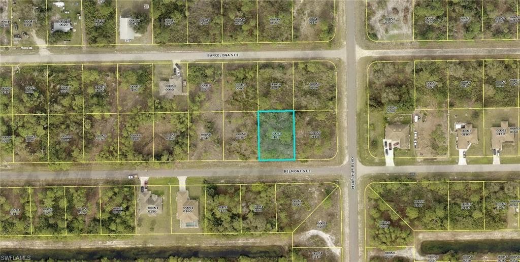 947 Belmont ST E LEHIGH ACRES, FL 33974