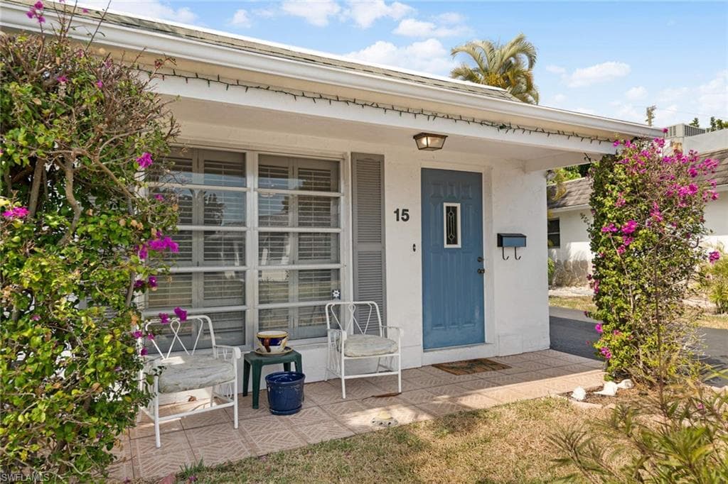 15 Knights Bridge RD A-50 NAPLES, FL 34112