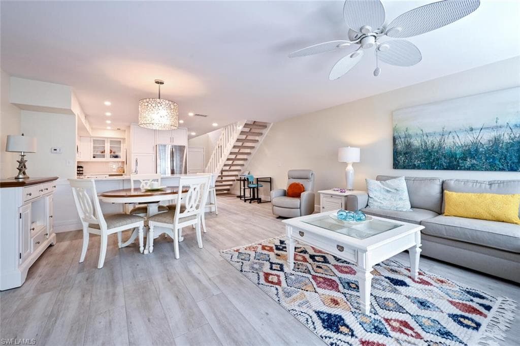 833 Meadowland DR I NAPLES, FL 34108