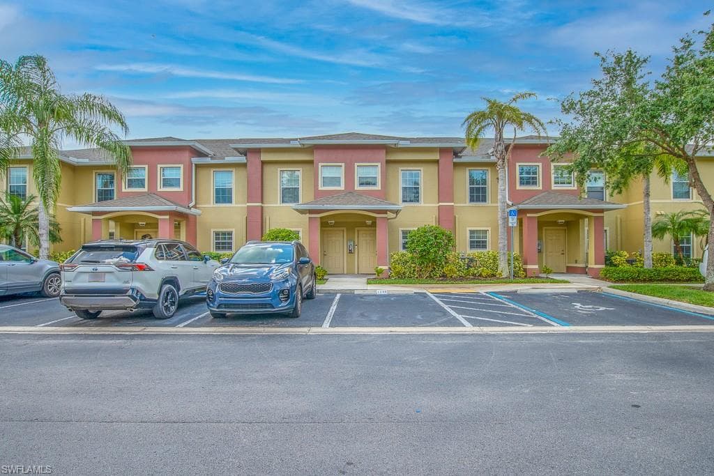 9073 Gervais CIR 1006 NAPLES, FL 34120