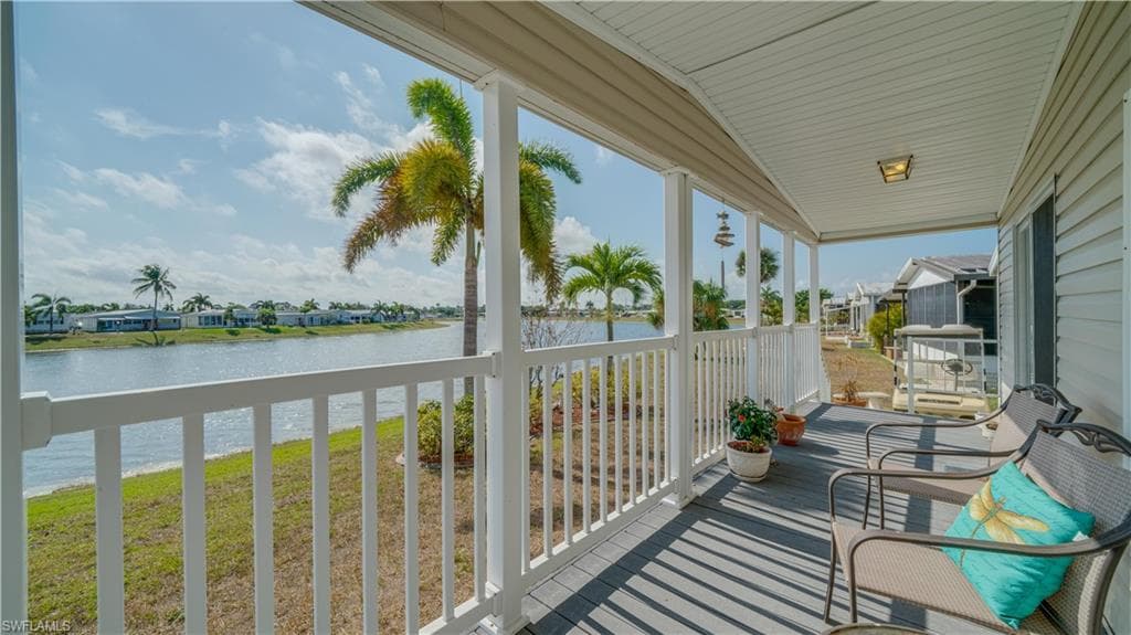 301 Dawn DR W NORTH FORT MYERS, FL 33903