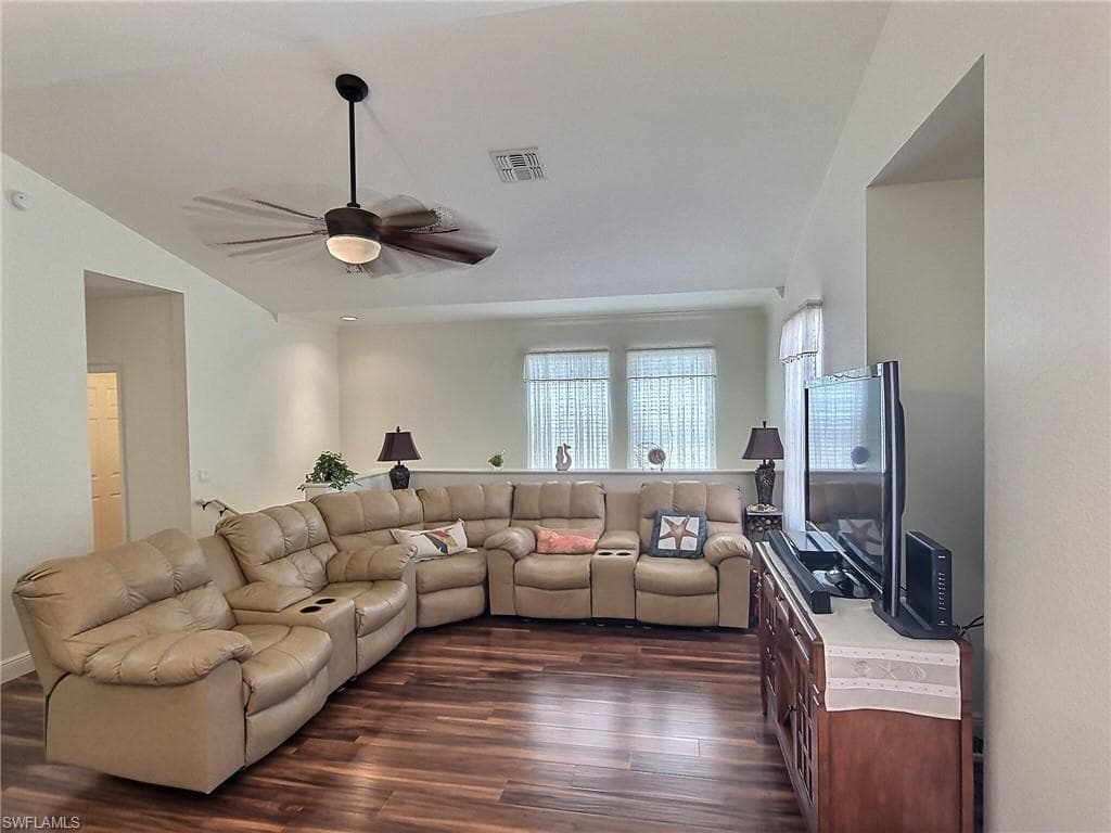 1812 Concordia Lake CIR 1905 CAPE CORAL, FL 33909