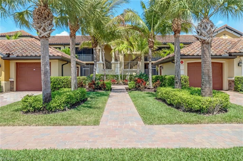 9517 Avellino WAY 2221 NAPLES, FL 34113