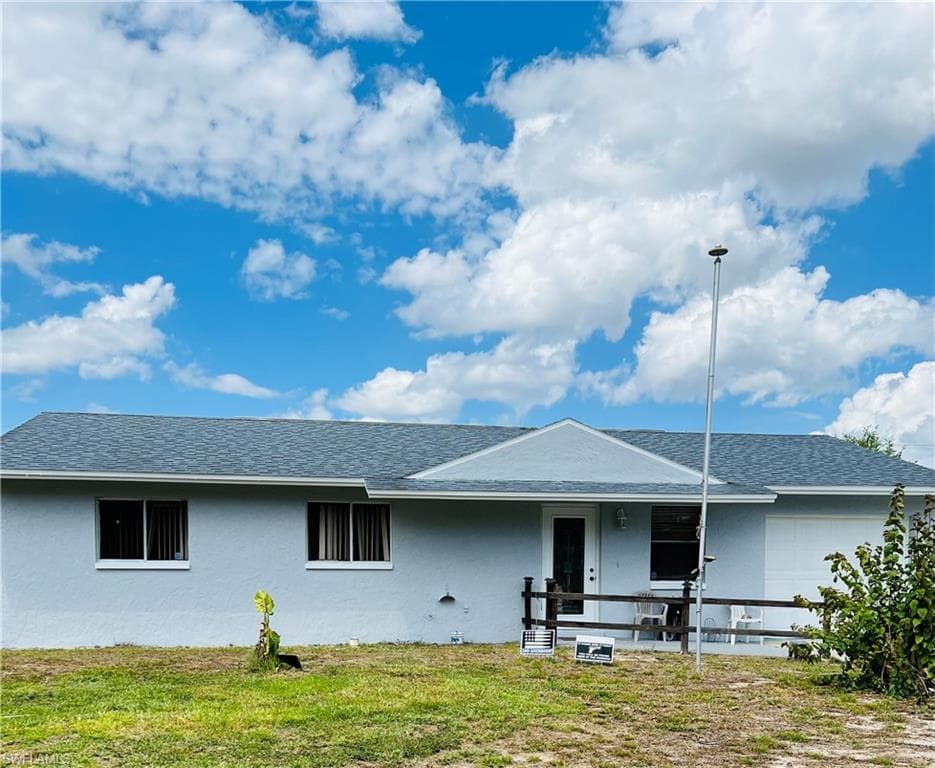 5212 2nd ST W LEHIGH ACRES, FL 33971