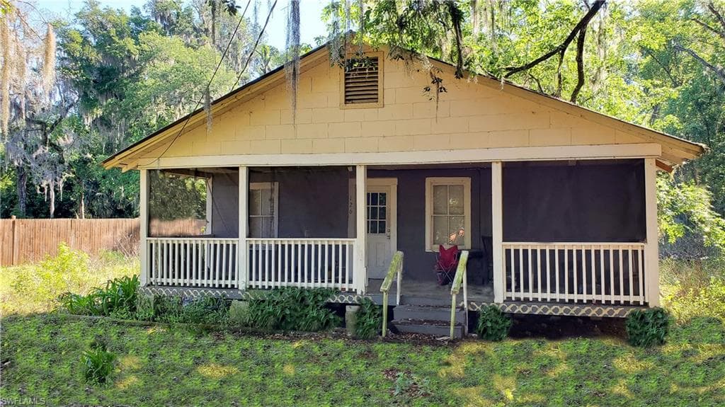 126 Maryland AVE EAST PALATKA, FL 32131