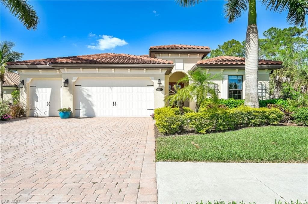 1553 Mockingbird DR NAPLES, FL 34120