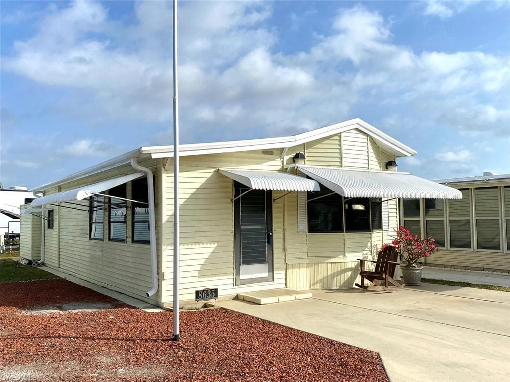8635 Firwood DR ESTERO, FL 33928