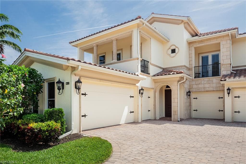 2317 Residence CIR 201 NAPLES, FL 34105
