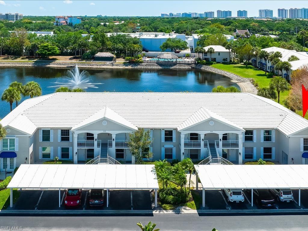 828 Gulf Pavilion DR 206 NAPLES, FL 34108