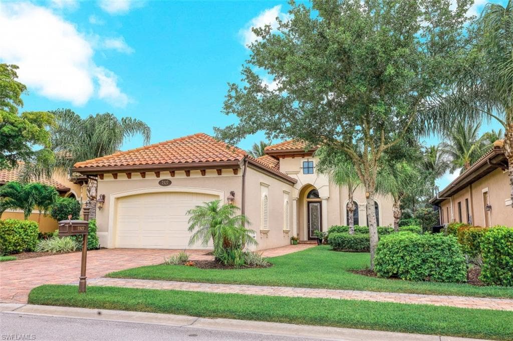7327 Lantana CIR NAPLES, FL 34119