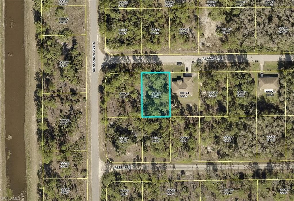 712 Alamo ST E LEHIGH ACRES, FL 33974