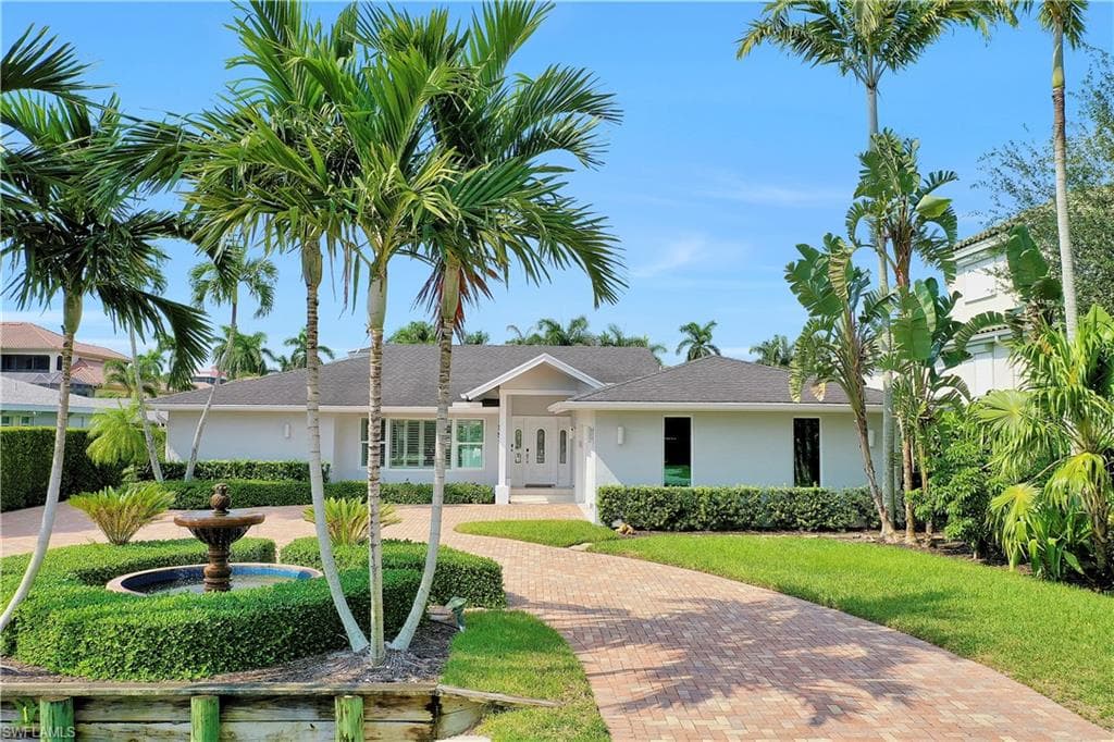 151 Bayview AVE NAPLES, FL 34108