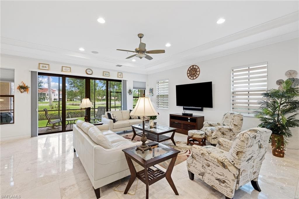 2521 Breakwater WAY 1102 NAPLES, FL 34112